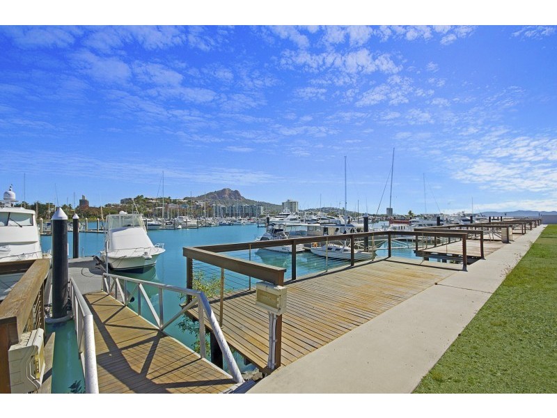 8 Sir Leslie Thiess Drive, Townsville City QLD 4810