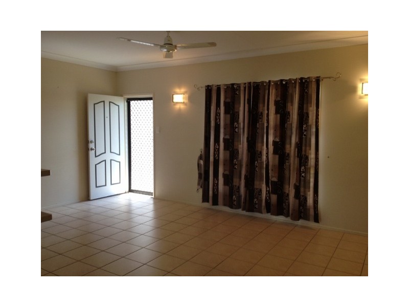 12 Heather Avenue, Rasmussen QLD 4815