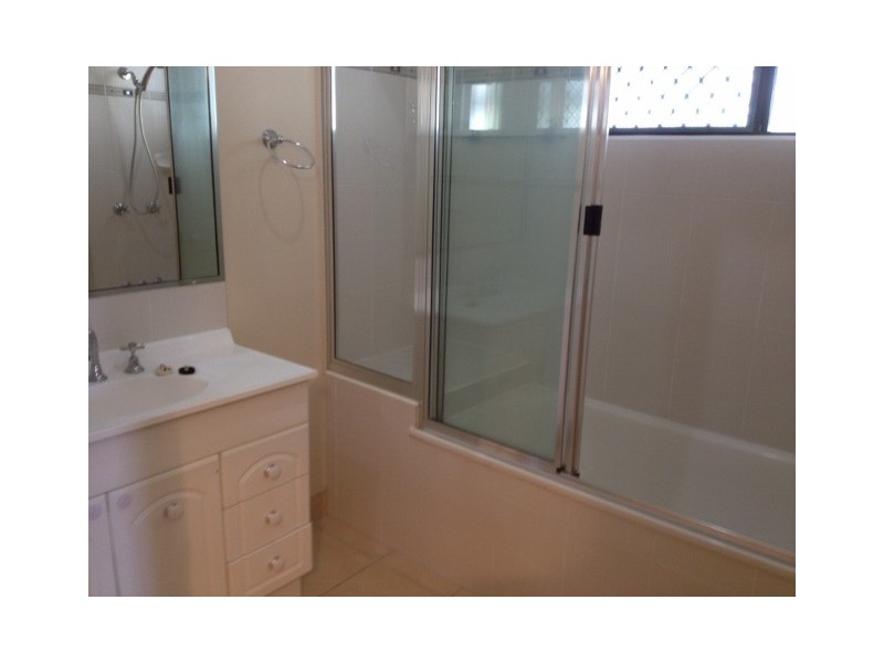 12 Heather Avenue, Rasmussen QLD 4815
