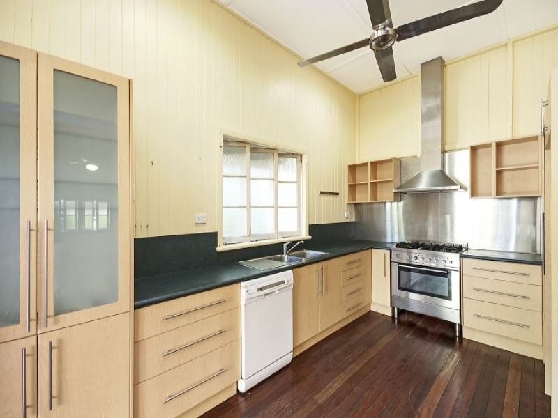 26 Plant Street, West End QLD 4810