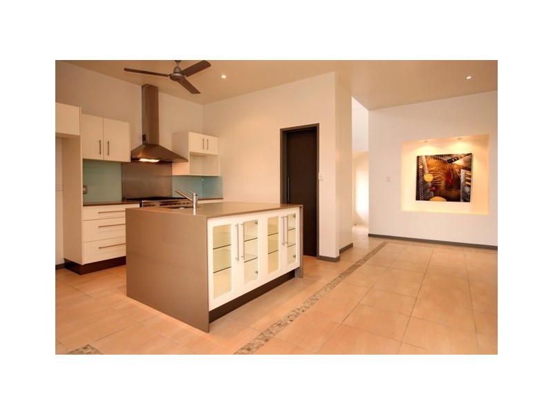 28B Jamaica Crescent, Bushland Beach QLD 4818