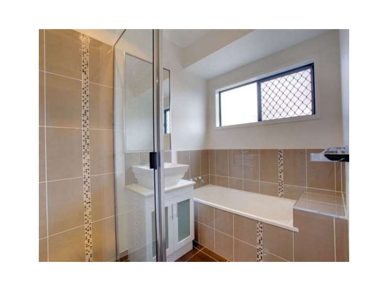 1 Kirrama Court, Bushland Beach QLD 4818