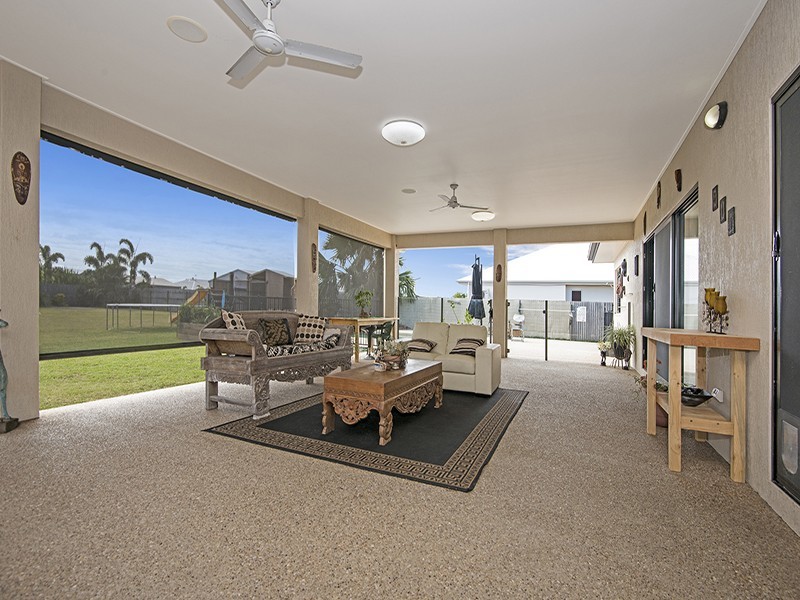3 Gundabluey Crescent, Mount Low QLD 4818