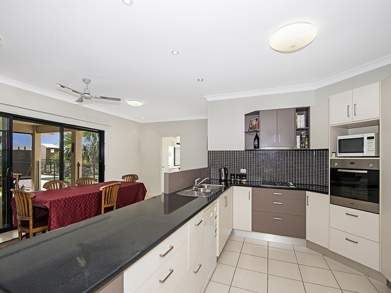 3 Gundabluey Crescent, Mount Low QLD 4818