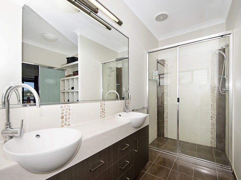 3 Gundabluey Crescent, Mount Low QLD 4818