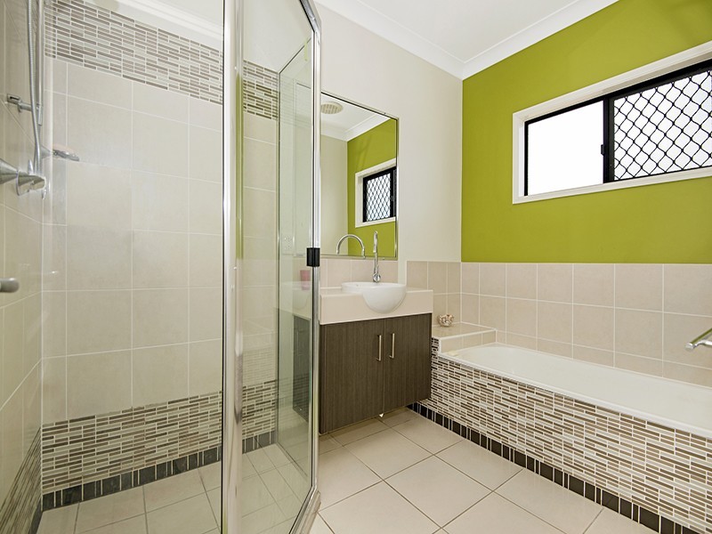 3 Gundabluey Crescent, Mount Low QLD 4818