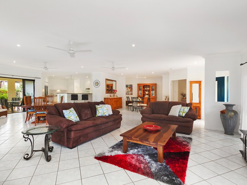 17 Regatta Crescent, Douglas QLD 4814