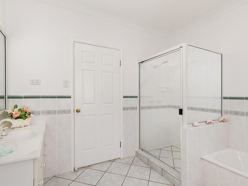 17 Regatta Crescent, Douglas QLD 4814