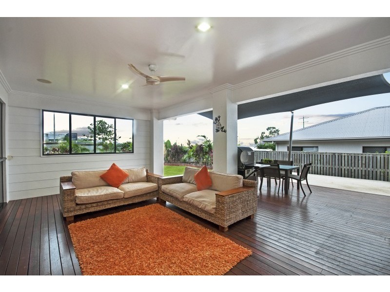 9 Deedes Crescent, Bushland Beach QLD 4818