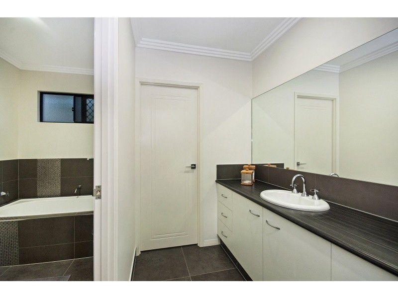 9 Deedes Crescent, Bushland Beach QLD 4818