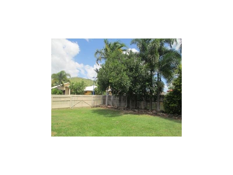 9 Butterfly Crescent, Douglas QLD 4814