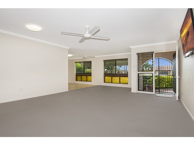 22 Winston Crescent, Kirwan QLD 4817