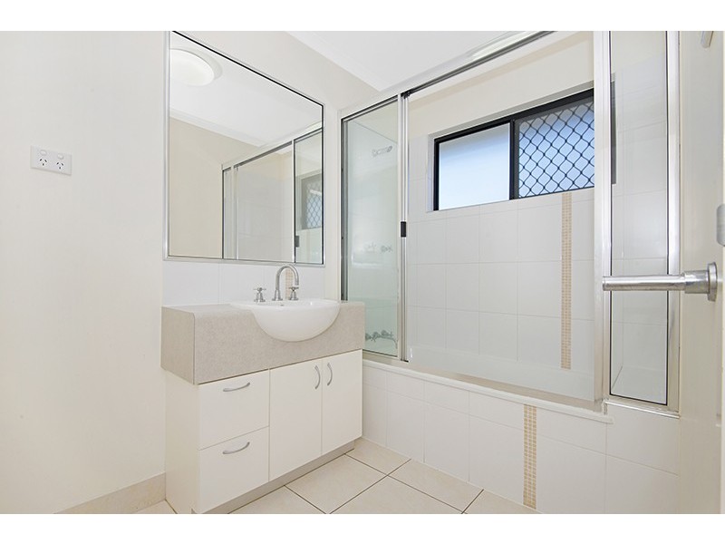 3 Puffer Court, Mount Louisa QLD 4814