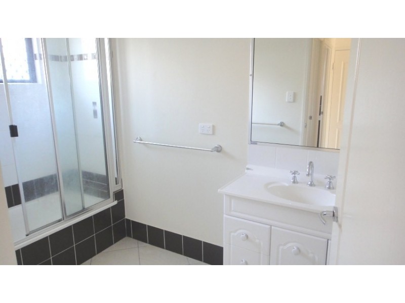 8 Angelus Place, Kirwan QLD 4817