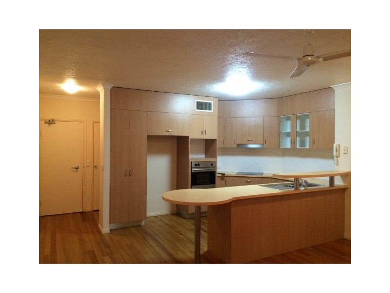 9/2 New England Court, Douglas QLD 4814