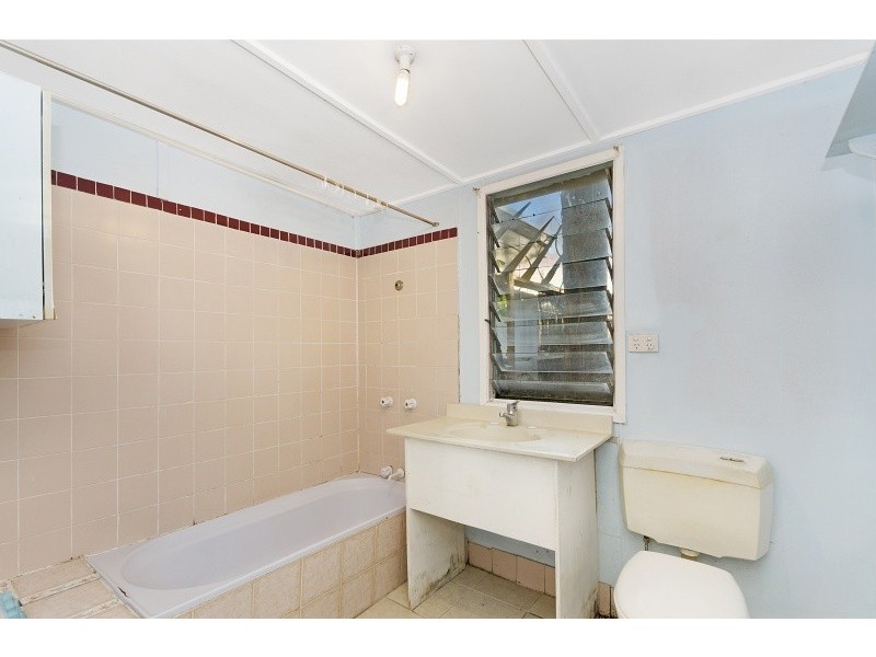 18 Yates Street, Railway Estate QLD 4810