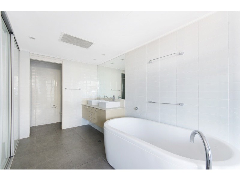 304/72 The Strand, North Ward QLD 4810