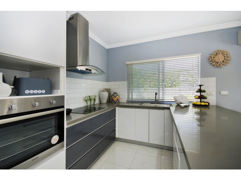 2/50 Railway Avenue, Railway Estate QLD 4810