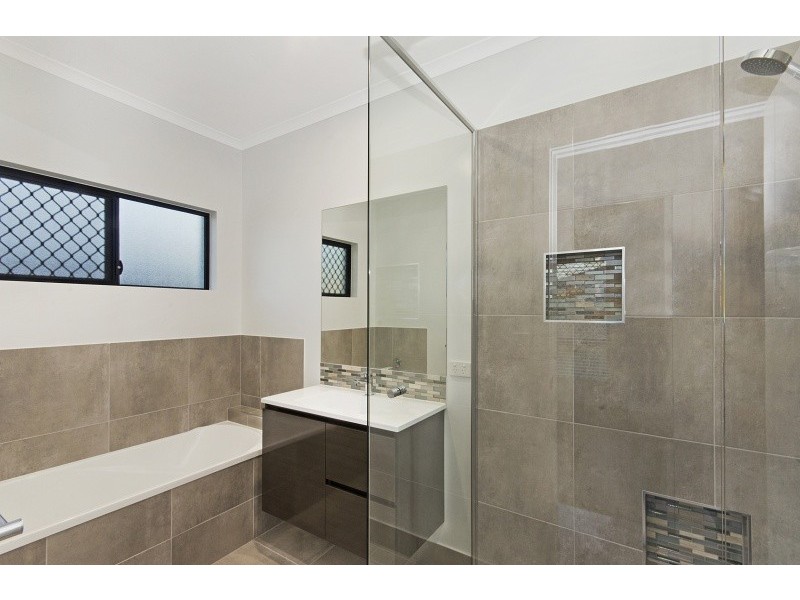 97 Sanctum Boulevard, Mount Low QLD 4818