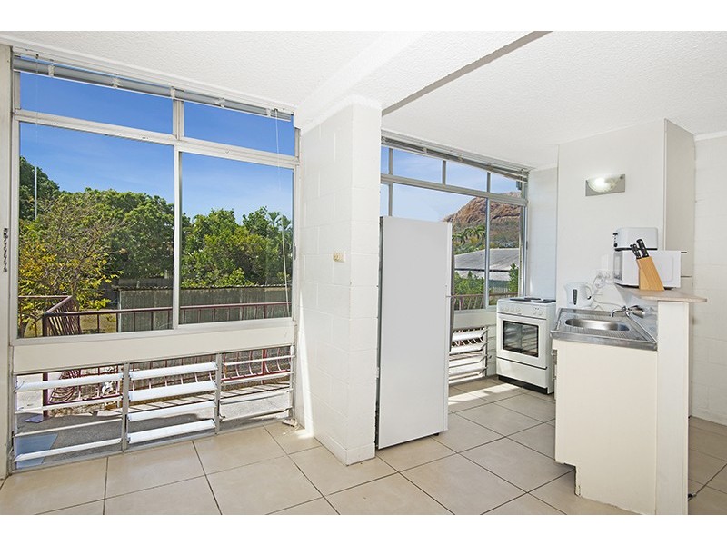 3/39 Cook St, North Ward QLD 4810
