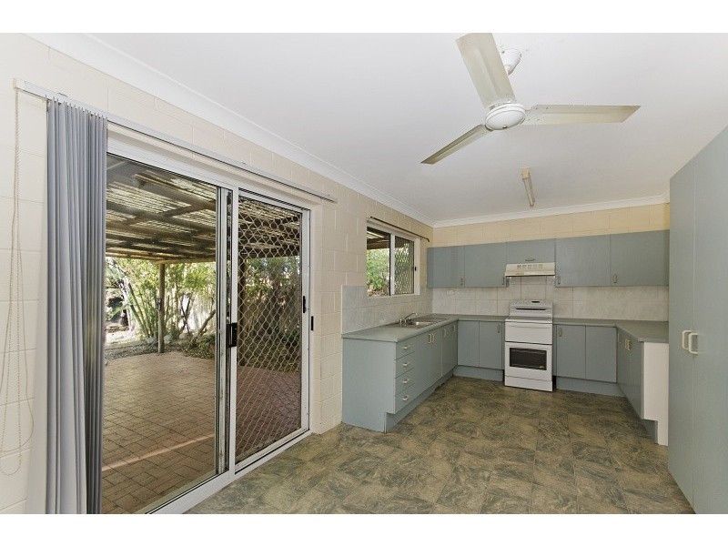 4 Sandalan Court, Bushland Beach QLD 4818