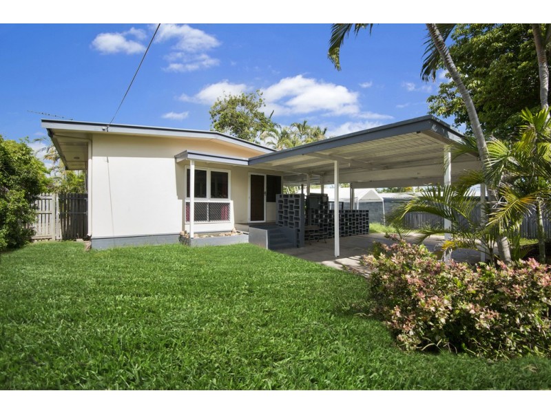 12 Lindeman Avennue, Cranbrook QLD 4814