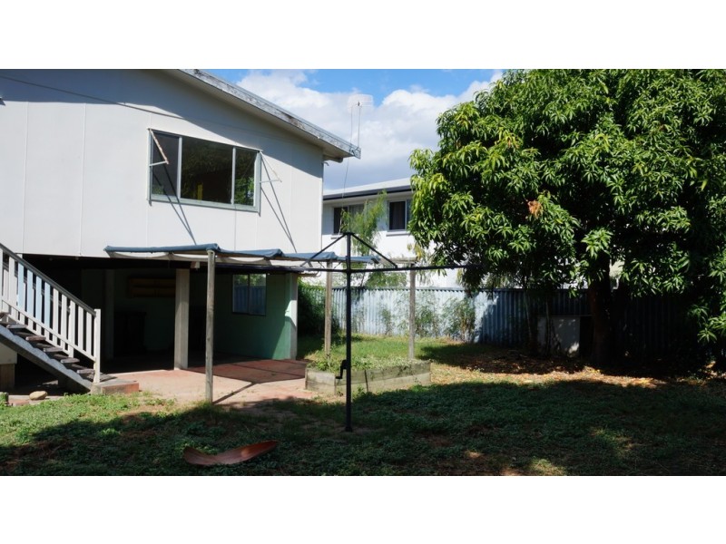 33 Davies Street, Mount Louisa QLD 4814