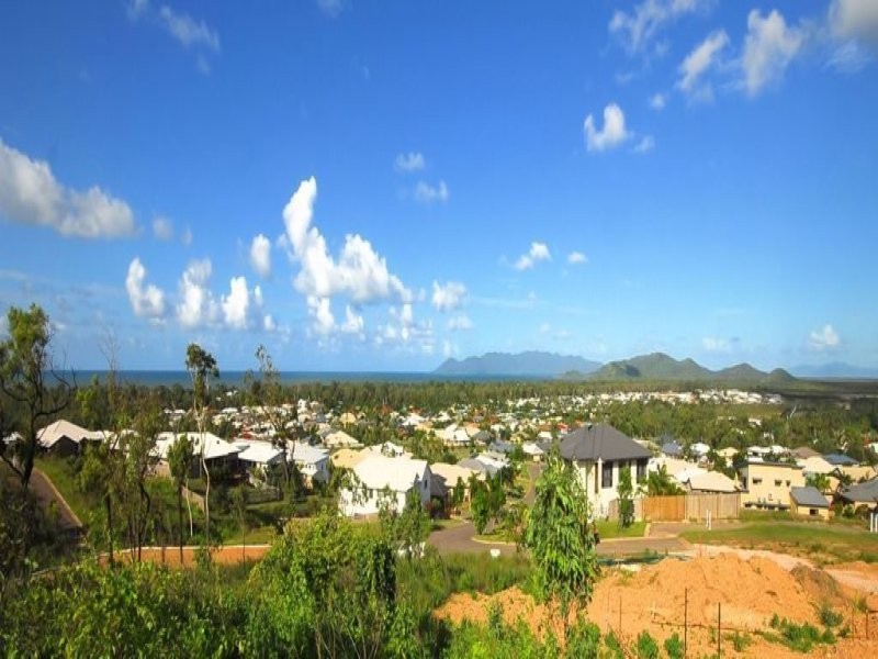 19 Genesta Court, Bushland Beach QLD 4818