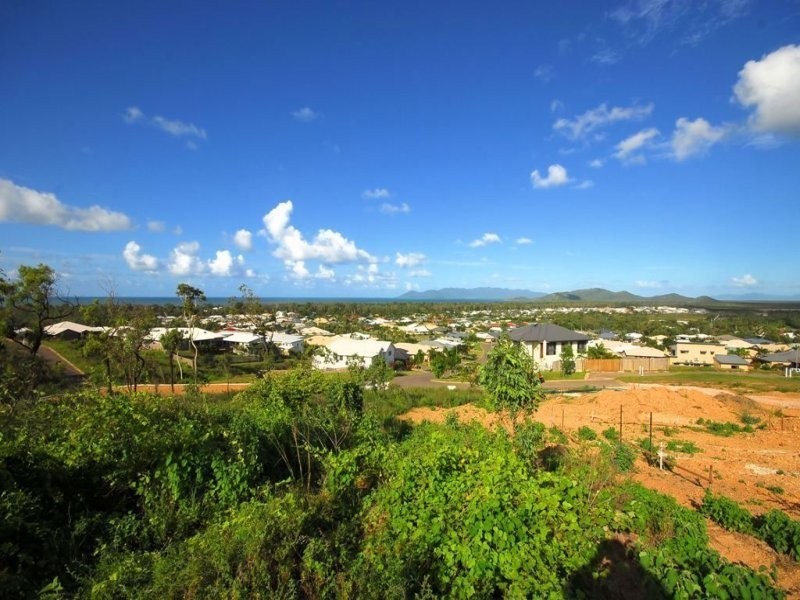 19 Genesta Court, Bushland Beach QLD 4818