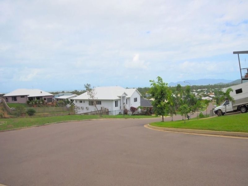 19 Genesta Court, Bushland Beach QLD 4818