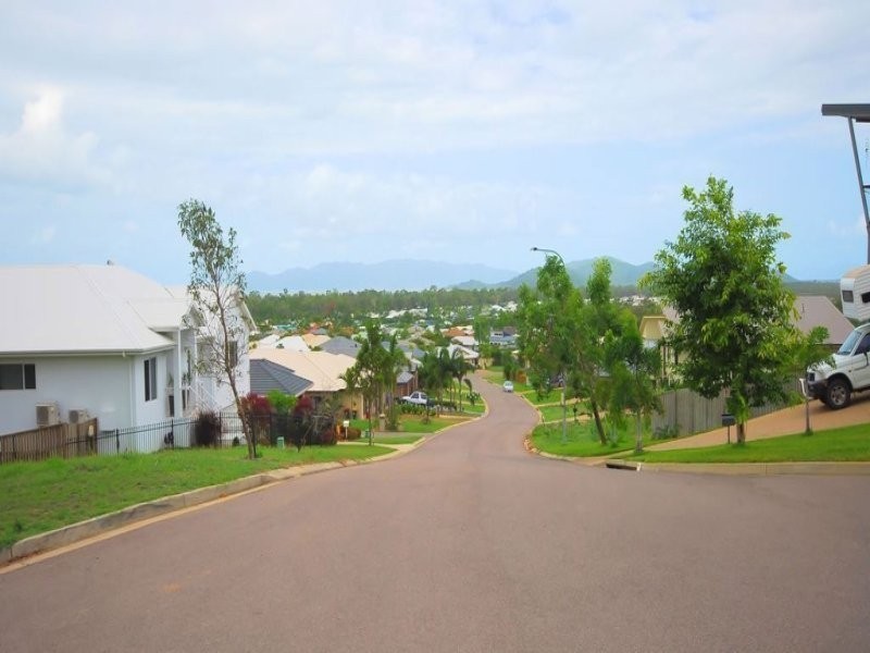 19 Genesta Court, Bushland Beach QLD 4818