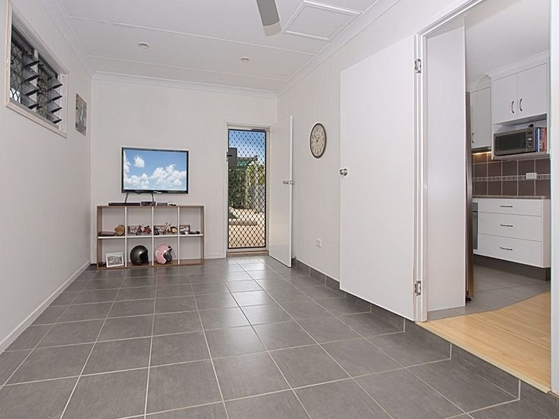 8 Banksia Street, Kirwan QLD 4817