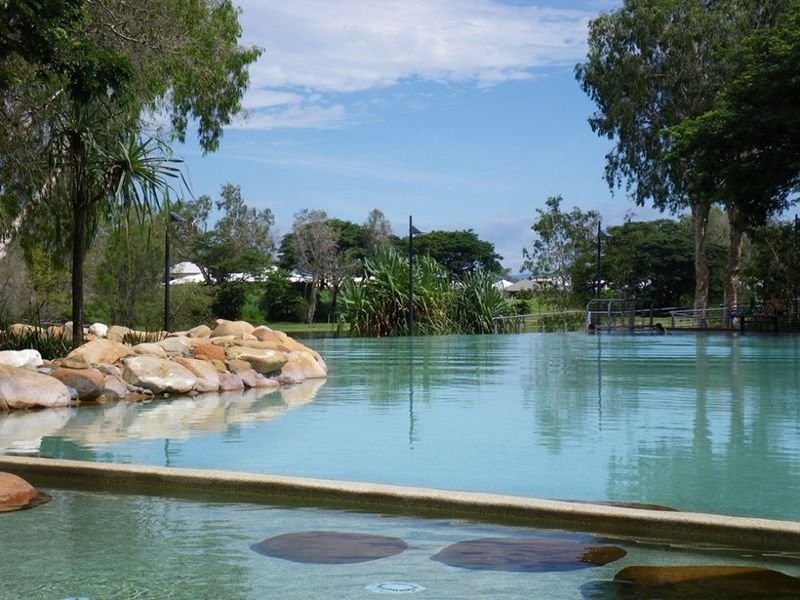 8 Banksia Street, Kirwan QLD 4817