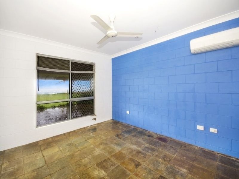 27 Cay Street, Saunders Beach QLD 4818