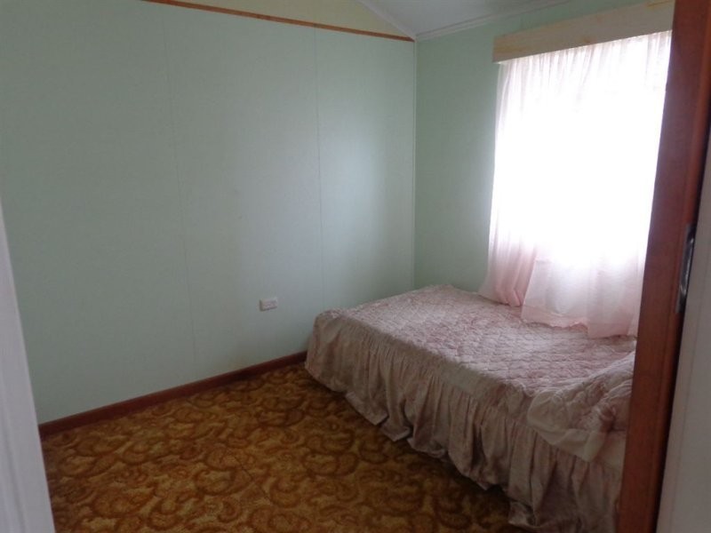 98 Ireland Street, Oonoonba QLD 4811