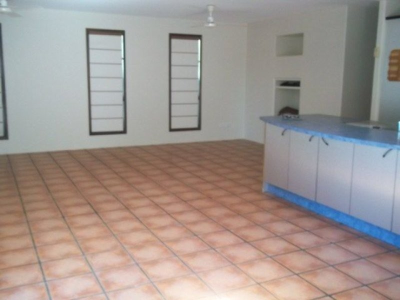 8 Goldenwood Mews, Kirwan QLD 4817