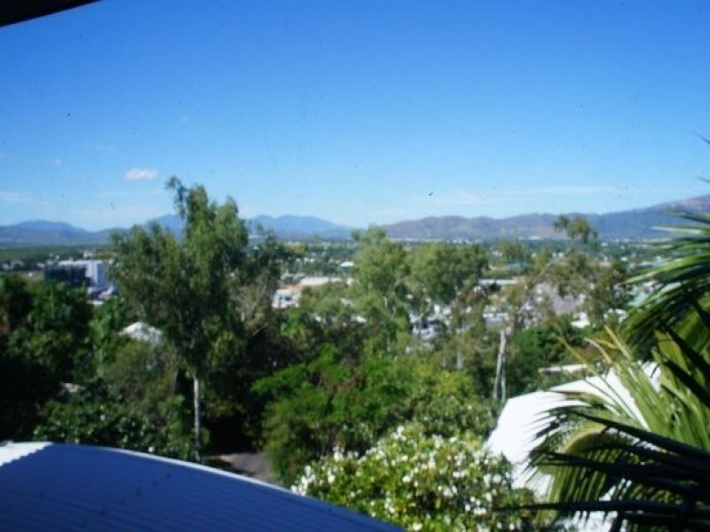 1A Scully Street, West End QLD 4810