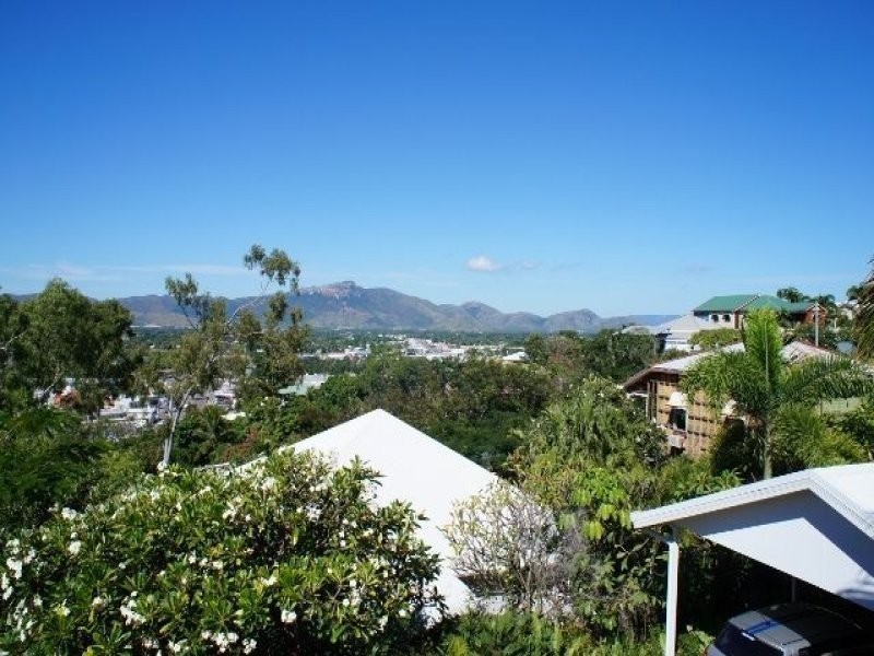 1A Scully Street, West End QLD 4810