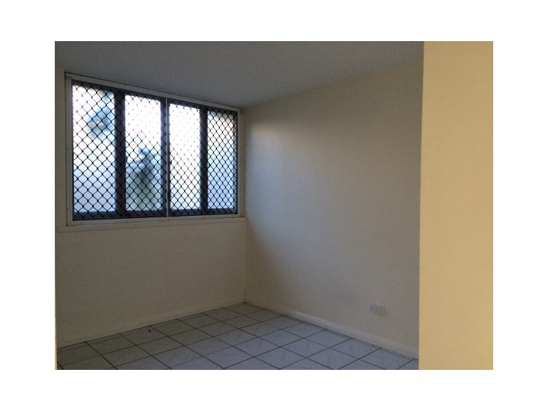 3/13 Percy Street, West End QLD 4810