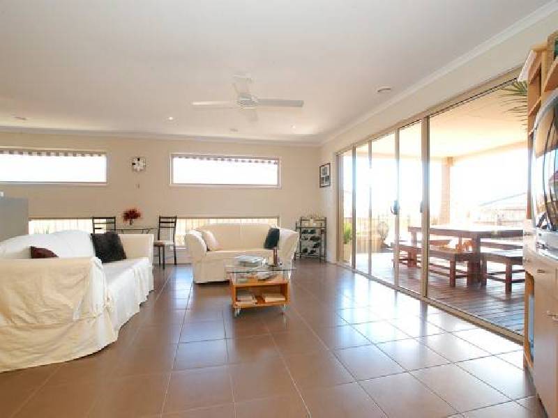 25 Diamond Parade, Skye VIC 3977