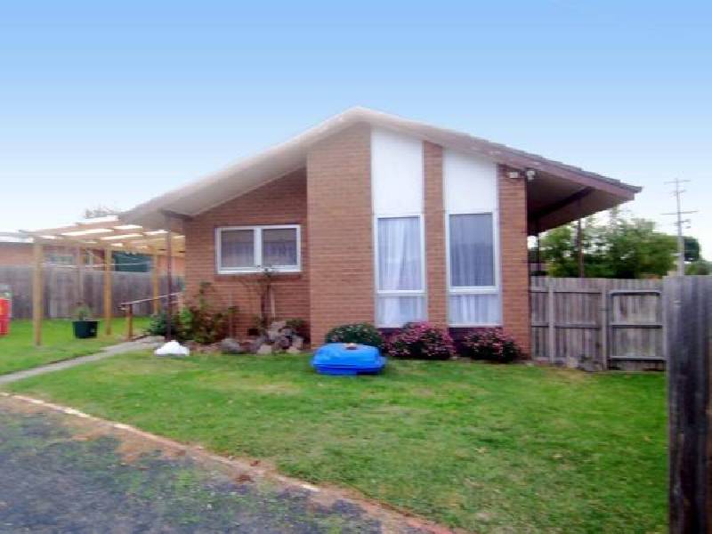 92 Tamarisk Drive, Frankston North VIC 3200