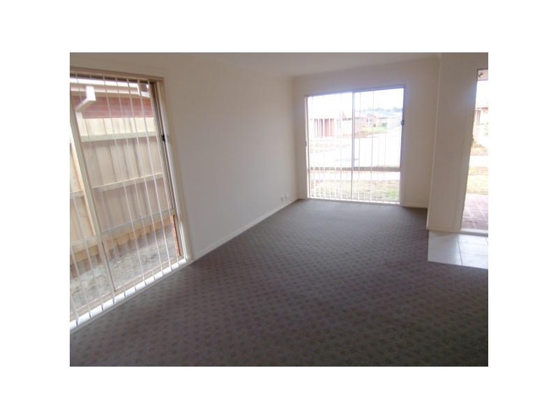 11 Coco Parade, Skye VIC 3977