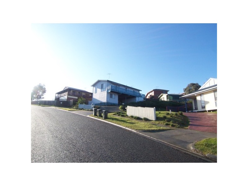 118 Rosemary Crescent, Frankston North VIC 3200