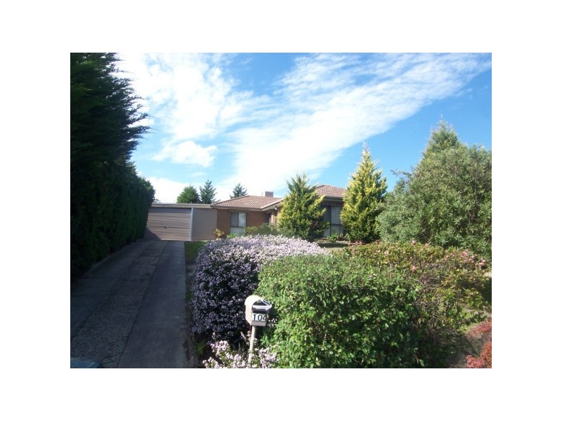 104 Lyrebird Drive, Carrum Downs VIC 3201