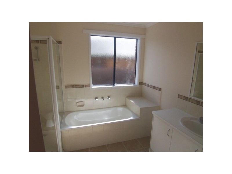 14 Esta Court, Carrum Downs VIC 3201