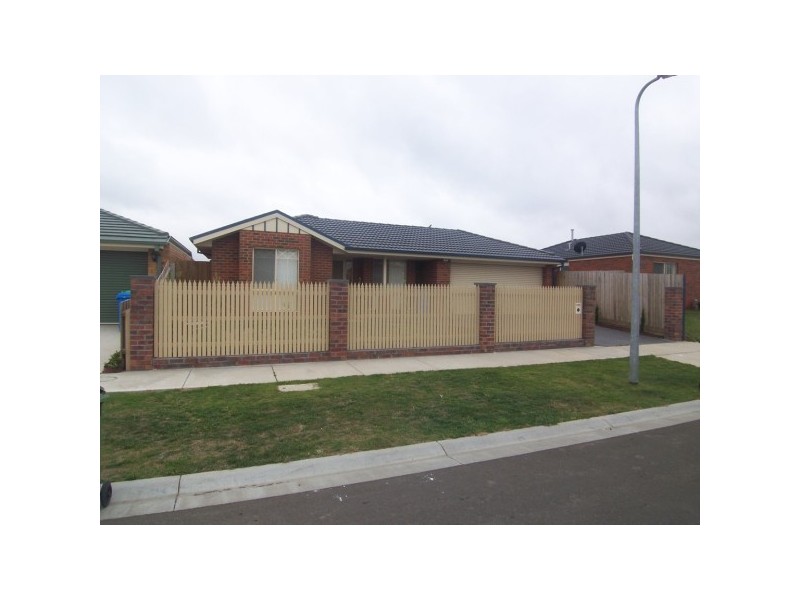 10 Faith Court, Cranbourne West VIC 3977