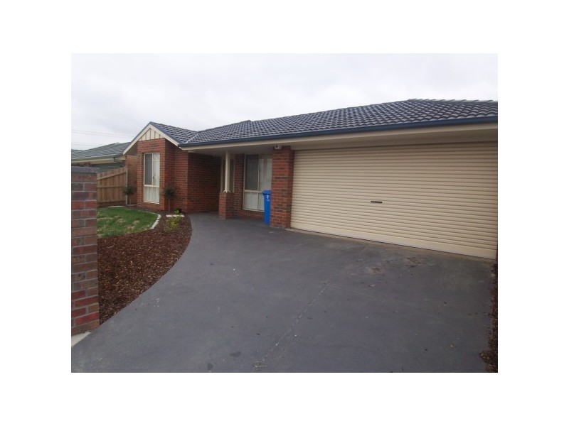 10 Faith Court, Cranbourne West VIC 3977