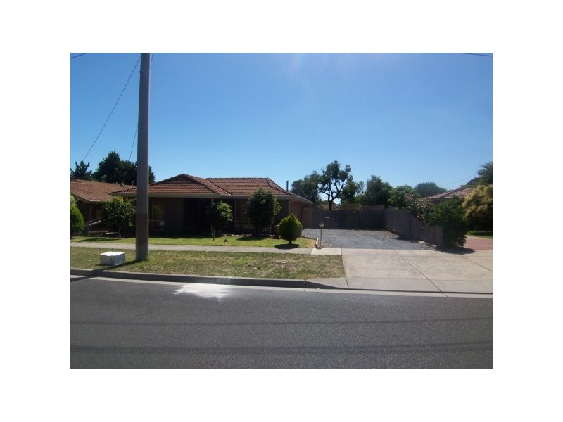 7 Loretta Street, Carrum Downs VIC 3201