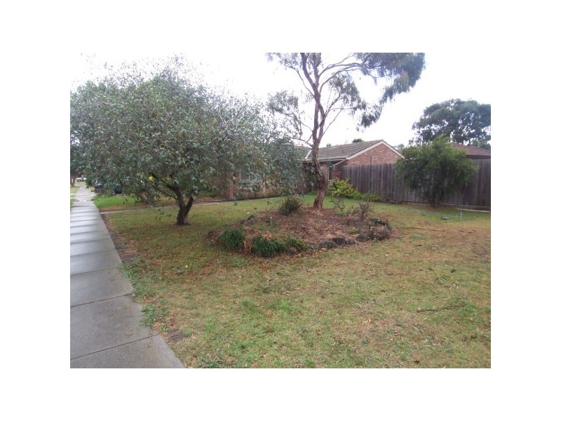 32 Quarrion Drive, Carrum Downs VIC 3201