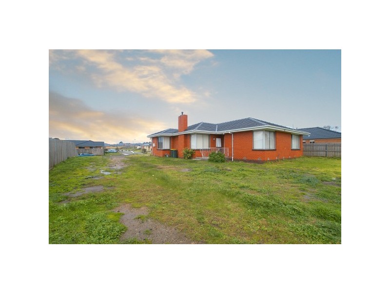 8 McDonald Street, Skye VIC 3977